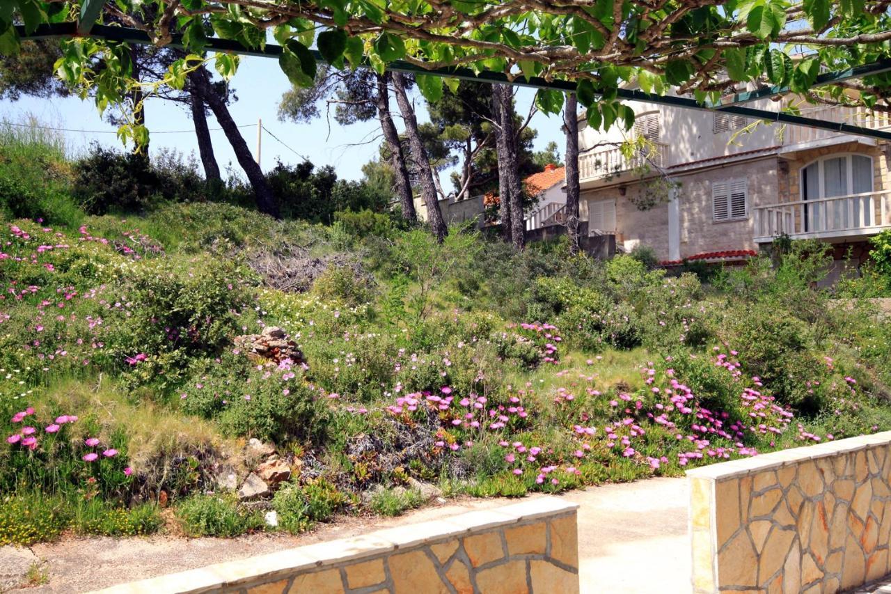 Apartments By The Sea Basina, Hvar - 542 Vrbanj Exterior photo