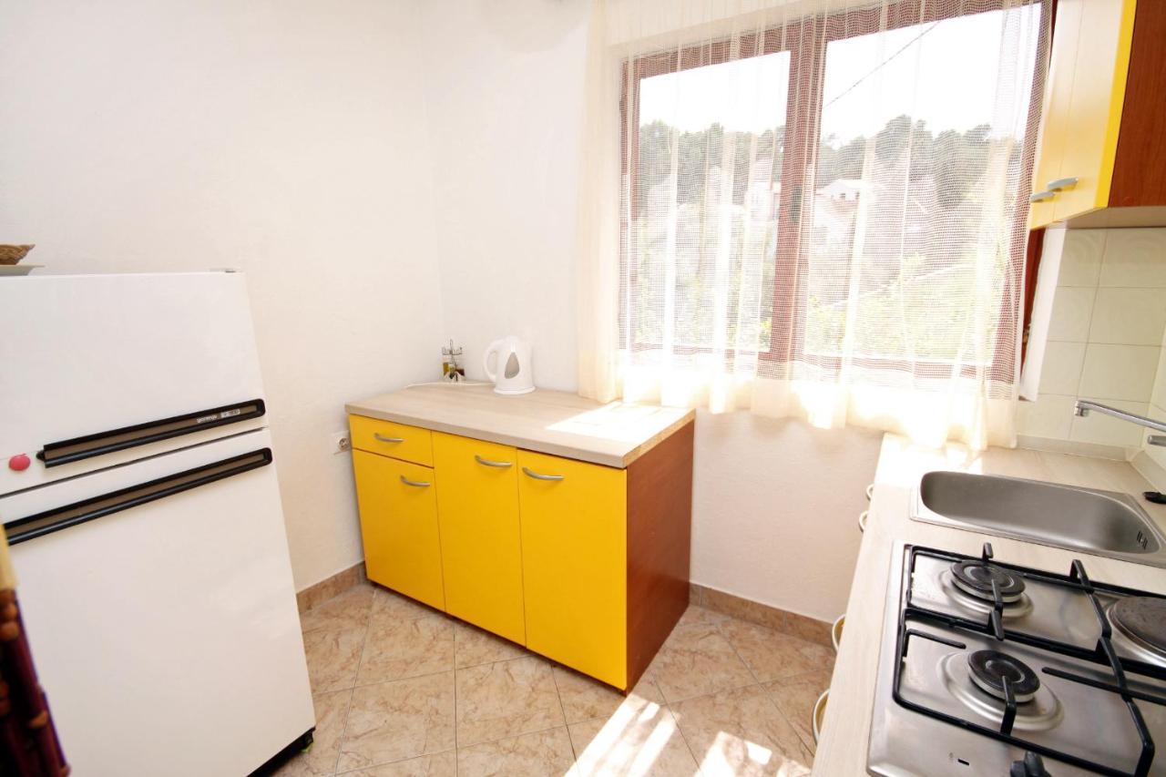 Apartments By The Sea Basina, Hvar - 542 Vrbanj Exterior photo